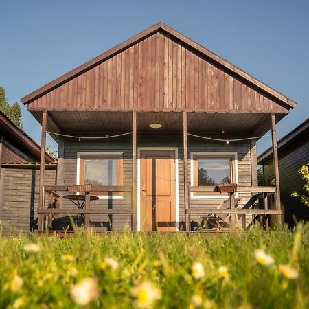 Pod Cyprysami - Surf & Family Resort 亚斯塔尔尼亚 外观 照片
