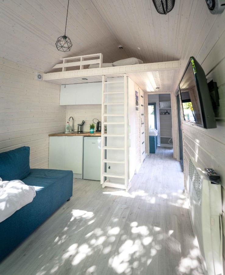 Pod Cyprysami - Surf & Family Resort 亚斯塔尔尼亚 外观 照片
