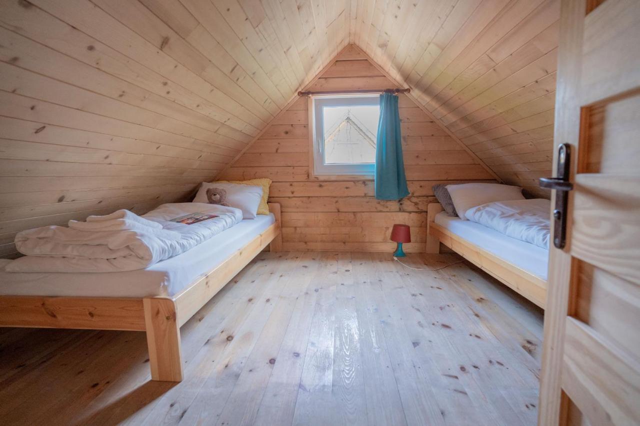 Pod Cyprysami - Surf & Family Resort 亚斯塔尔尼亚 外观 照片
