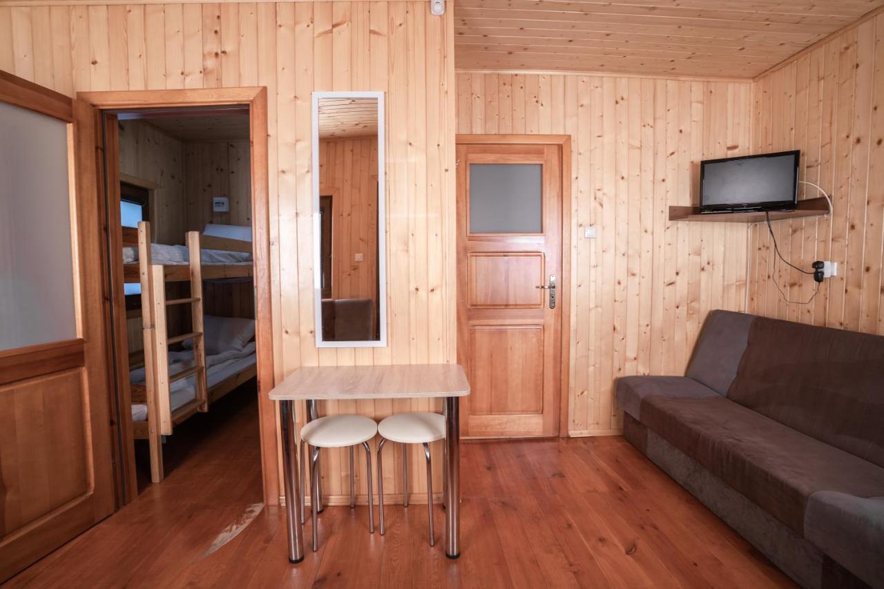 Pod Cyprysami - Surf & Family Resort 亚斯塔尔尼亚 外观 照片